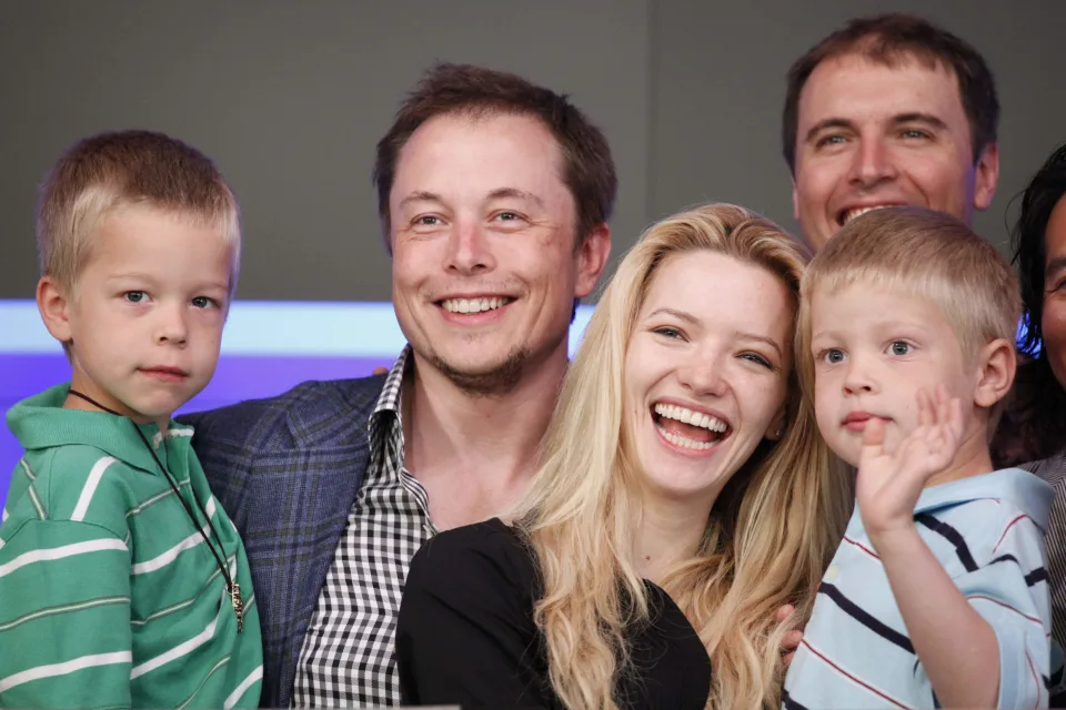 Elon Musk s bývalou manželkou Talulah Riley a jeho syny-dvojčaty