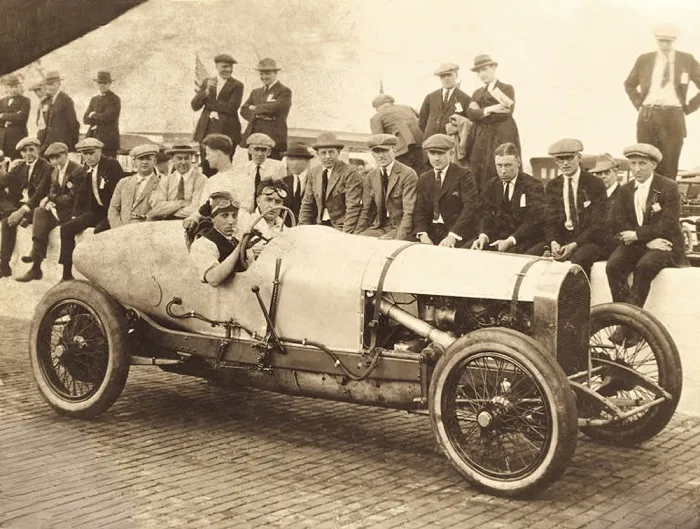 První vůz Bentley Motors 3 litry, 1921