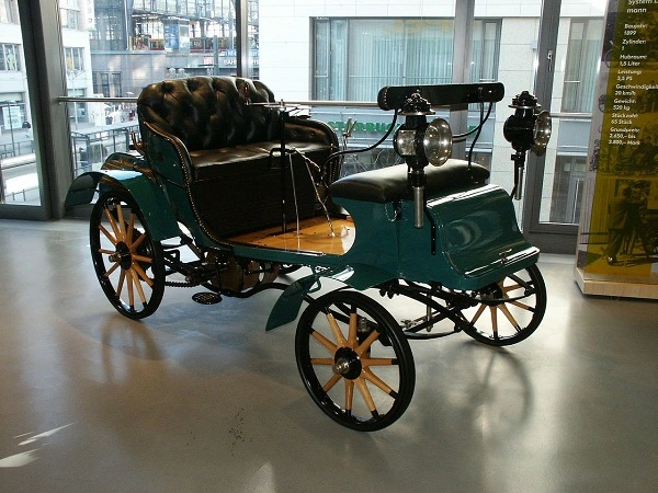 První vůz Opel