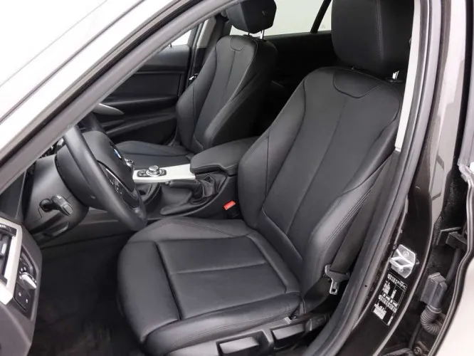 BMW 3 318d 150 Touring + GPS + Leder/Cuir Sport Seats + Camera Image 8