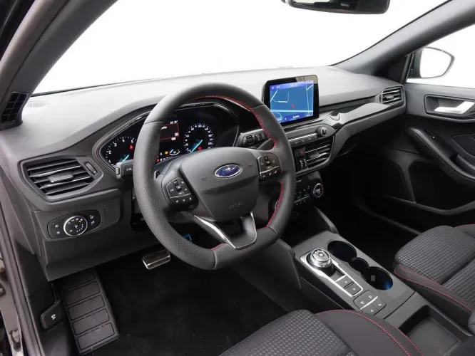 Ford Focus 1.5 150 A8 EcoBoost 5D ST-Line + GPS + Camera + Winter Pack Image 8