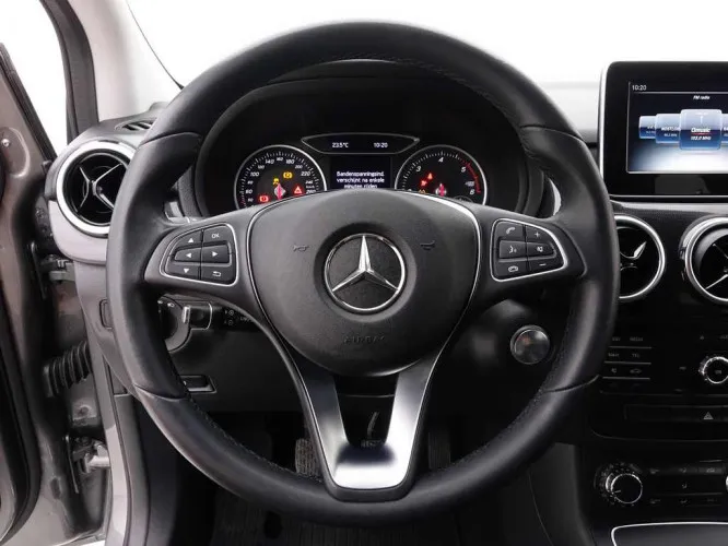 Mercedes-Benz B-Klasse B180d + GPS + Alu19 Image 10