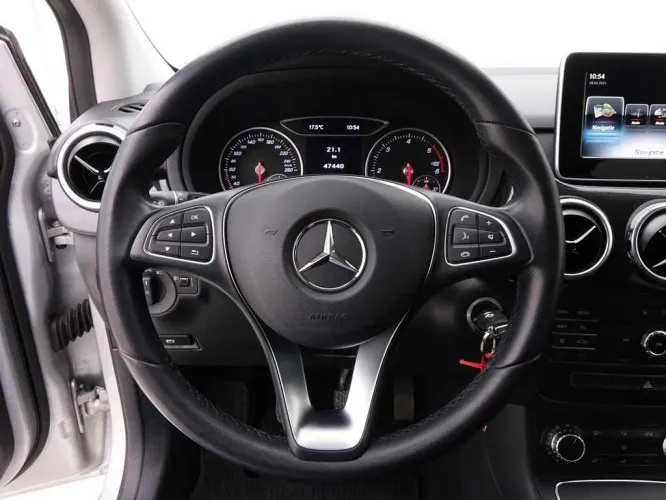 Mercedes-Benz B-Klasse B180d Edition + GPS + Camera + Alu19 Image 10