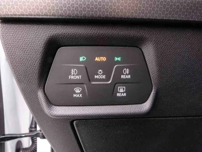 Seat Leon 2.0 TDi 150 DSG Sportstourer Style Comfort + GPS + LED Lights Image 9
