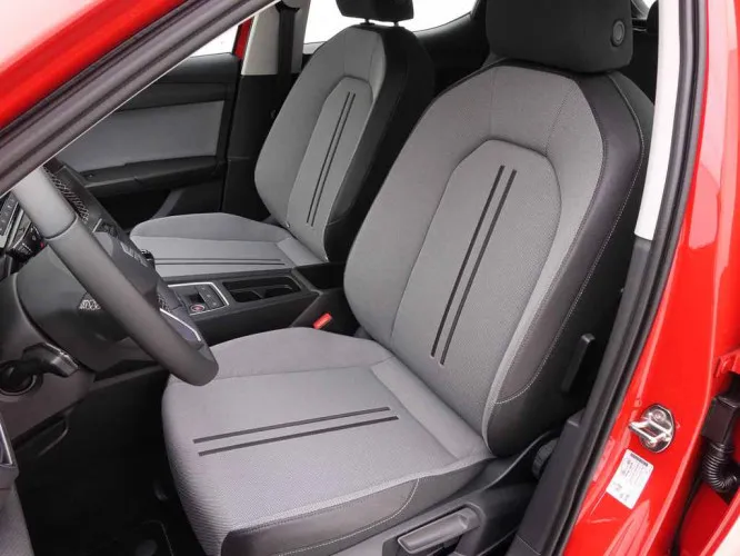 Seat Leon 1.0 TSi 110 Style + Carplay + LED Lights Image 7