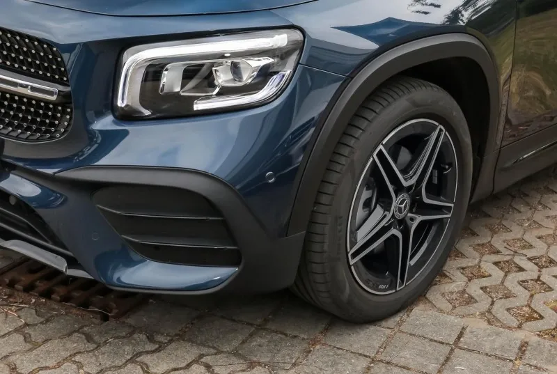 Mercedes-Benz GLB 250 4Matic =AMG= 7 Seats/Carbon/Panorama Гаранция Image 3