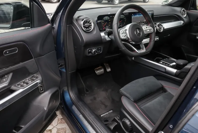 Mercedes-Benz GLB 250 4Matic =AMG= 7 Seats/Carbon/Panorama Гаранция Image 4