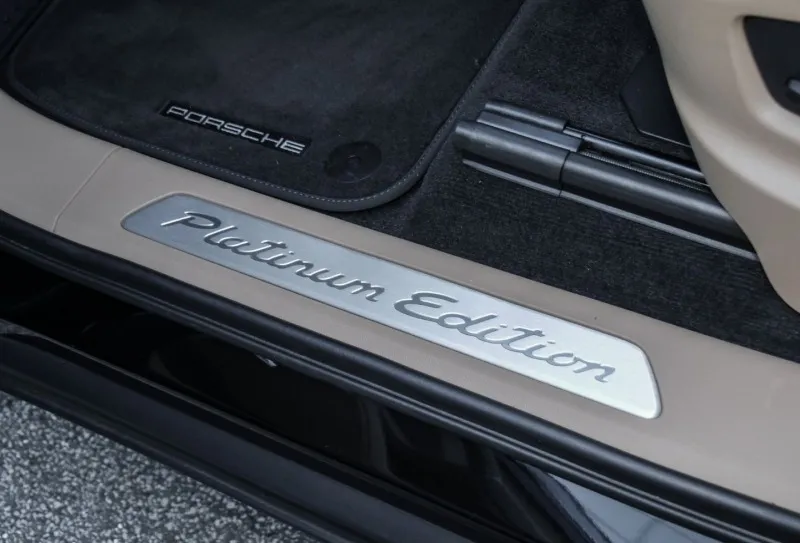 Porsche Cayenne 3.0 V6 е-Hybrid =Platinum Edition= Pano Гаранция Image 6