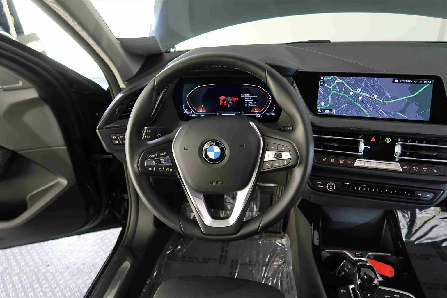 BMW 118i Steptronic Sport Line Aut. *Lederausstattung*  Image 10