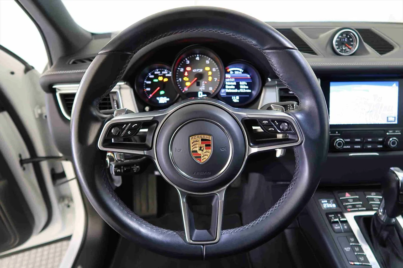 Porsche Macan GTS  Image 10