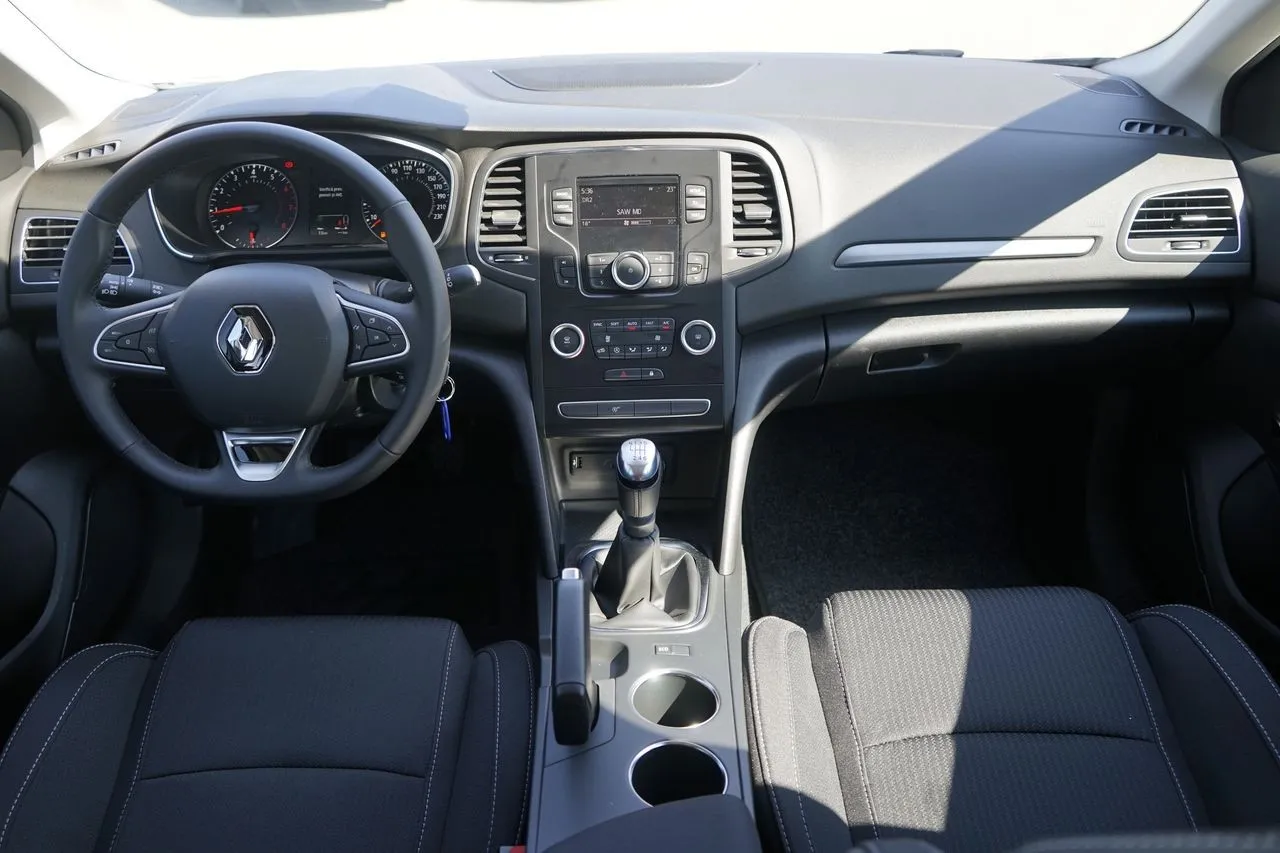 Renault Megane TCe140 2-Zonen-Klima...  Image 8