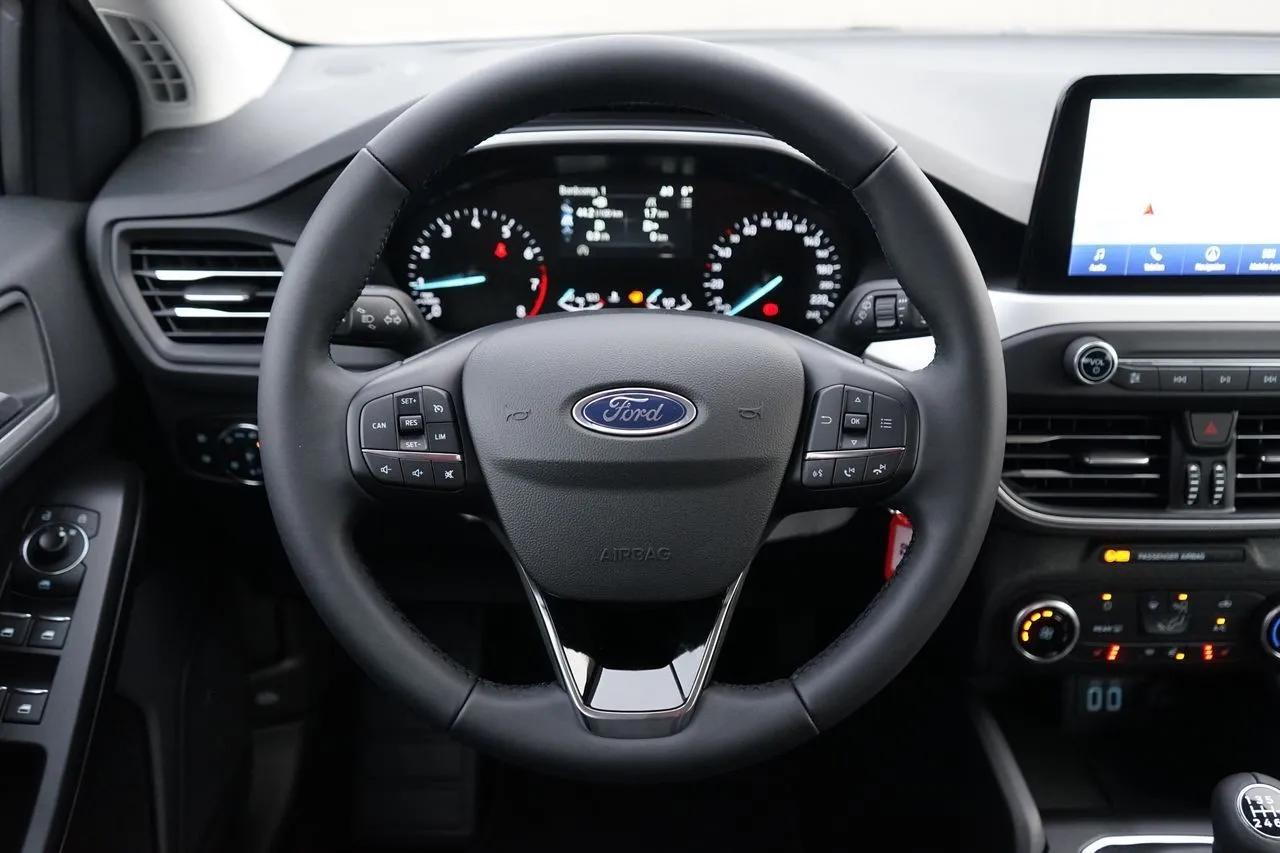 Ford Focus 1.0 EB Navi Sitzheizung LED  Image 8