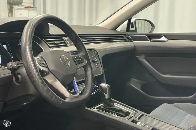 Volkswagen Passat Variant GTE Plug-In Hybrid 160 kW DSG-automaatti *''ACC / Travel Assist / LED-ajovalot / P-kamera * Image 6