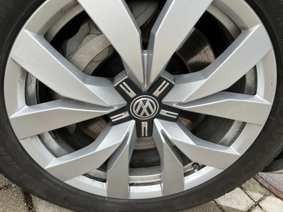Volkswagen Touareg 3.0TSI e-Hybrid 381PS R-Line  Image 6